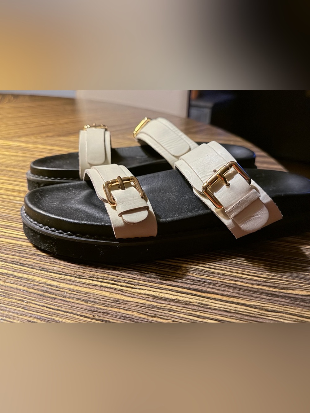 Liberte’ Aloha NEW cream Sandals with Bag Size 8